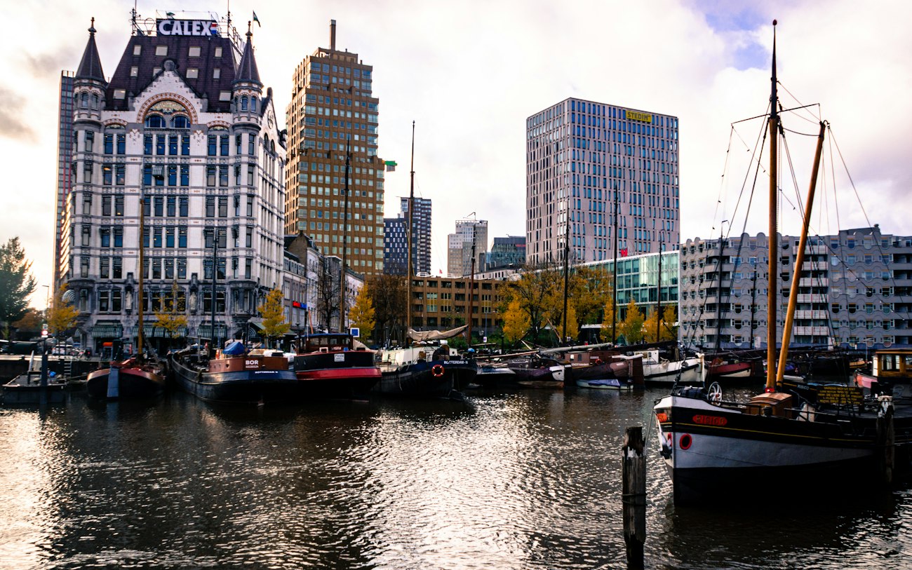Segelboote in verschiedenen Farben