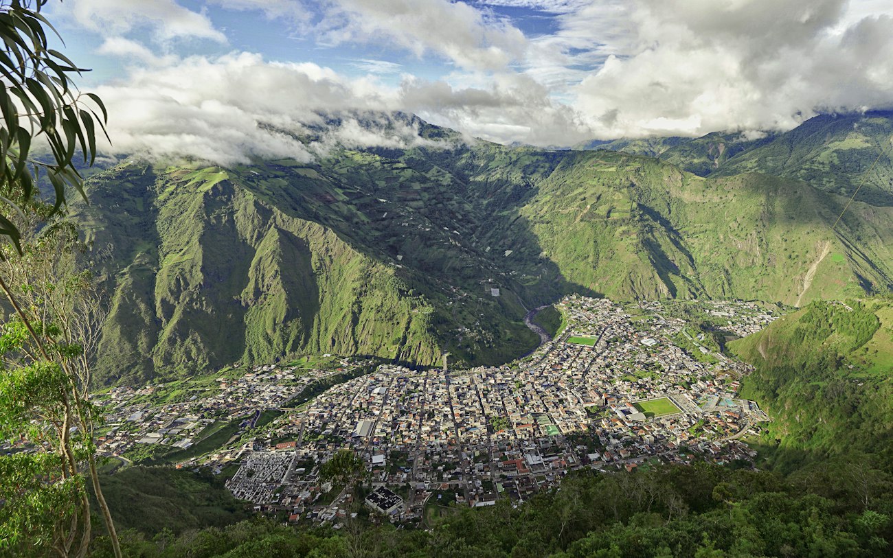 Retiring in Ecuador in 2026: visa, cost, healthcare & tax